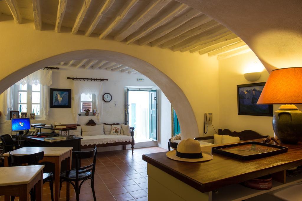 Castro Hotel Folégandros Buitenkant foto